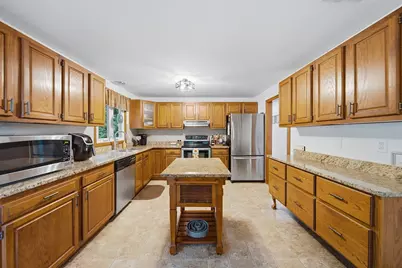 27 Reilly Ave, Blackstone, MA 01504 - Photo 11