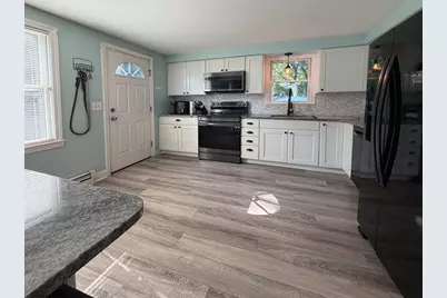 79 Lorchris St, Leominster, MA 01453 - Photo 5