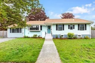 11 Countryside Ln, Marblehead, MA 01945 - Photo 9