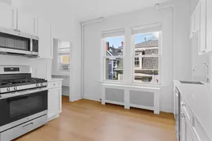 173 Davis St, Brookline, MA 02445 - Photo 15