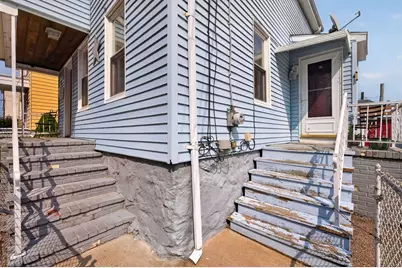 32 Raymond St, Fall River, MA 02723 - Photo 5