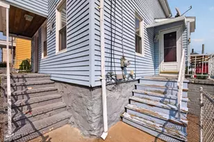 32 Raymond St, Fall River, MA 02723 - Photo 5