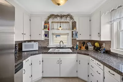 32 Raymond St, Fall River, MA 02723 - Photo 15