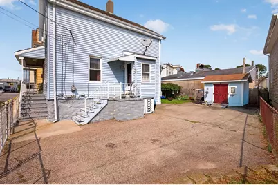 32 Raymond St, Fall River, MA 02723 - Photo 3