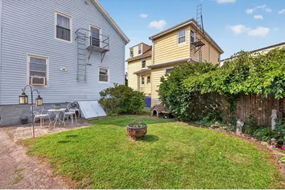 32 Raymond St, Fall River, MA 02723 - Photo 9