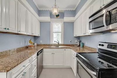24 Cabot #1, Salem, MA 01970 - Photo 5