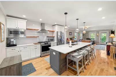 54 Canterbury St, Hingham, MA 02043 - Photo 7