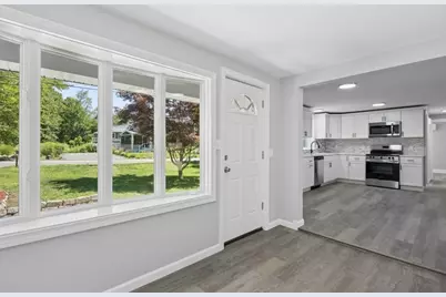 638 Pleasant Street, Marlborough, MA 01752 - Photo 3