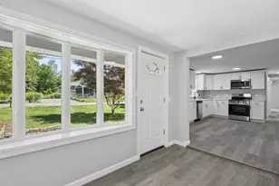 638 Pleasant St, Marlborough, MA 01752 - Photo 3