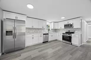 638 Pleasant St, Marlborough, MA 01752 - Photo 7