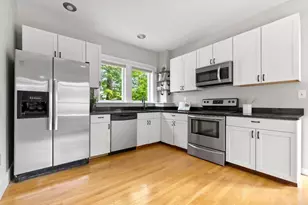868 Main St, Reading, MA 01867 - Photo 9