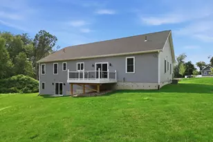 17 Silvergrass Ln, Southwick, MA 01077 - Photo 5