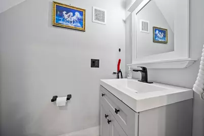 2 Stones Ct, Framingham, MA 01701 - Photo 9