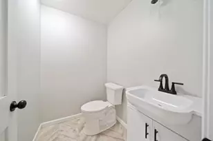 30 Lawn St, Attleboro, MA 02703 - Photo 7