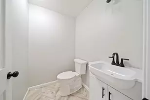 30 Lawn St, Attleboro, MA 02703 - Photo 7