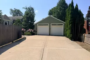 179 Hillside St, Arlington, MA 02476 - Photo 3