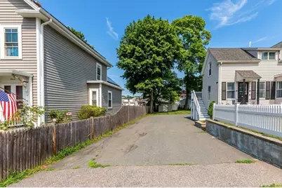 9 Lawrence St #1, Woburn, MA 01801 - Photo 41
