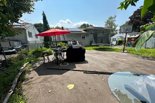 129 Florence St, Brockton, MA 02301 - Photo 5