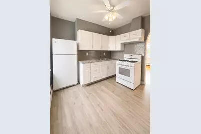 471-473 Division St #2, Fall River, MA 02721 - Photo 1