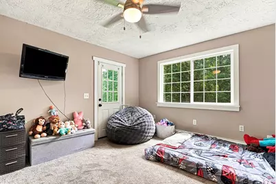 188 Maple St, Douglas, MA 01516 - Photo 15
