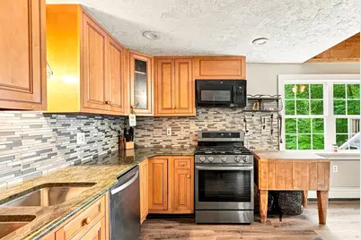 188 Maple St, Douglas, MA 01516 - Photo 5