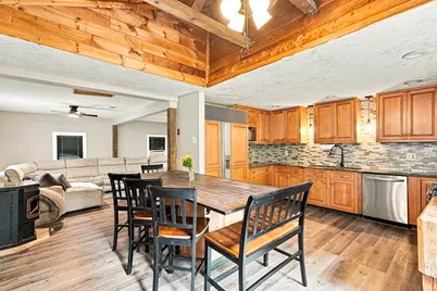188 Maple St, Douglas, MA 01516 - Photo 9