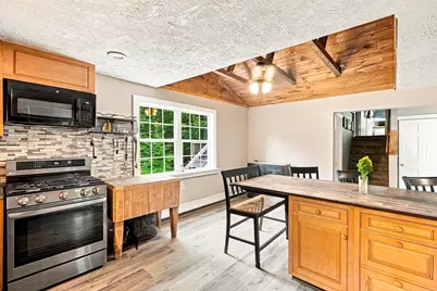 188 Maple St, Douglas, MA 01516 - Photo 5