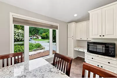 55 Lindsay Rd, Springfield, MA 01128 - Photo 9