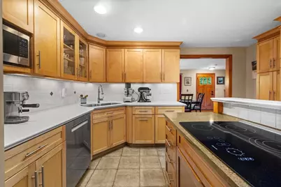 13 Bayview Ave, Berkley, MA 02779 - Photo 13
