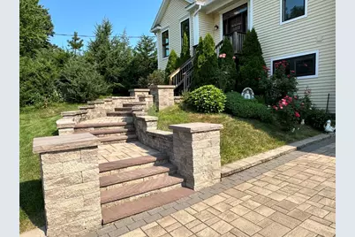 139 Blanchard St, Chicopee, MA 01020 - Photo 3