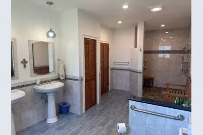 139 Blanchard St, Chicopee, MA 01020 - Photo 23