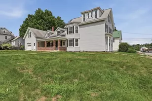 142 Pleasant St, Winchendon, MA 01475 - Photo 3