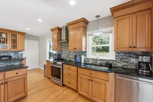 7 Pincushion Rd, Framingham, MA 01702 - Photo 9