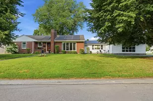 7 Pincushion Rd, Framingham, MA 01702 - Photo 1