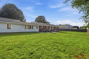 7 Pincushion Rd, Framingham, MA 01702 - Photo 35