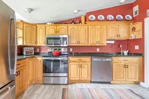 18 Carol Ave, Pembroke, MA 02359 - Photo 5