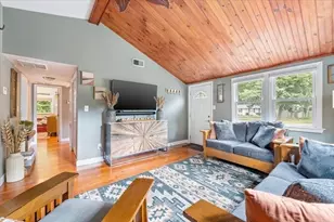 18 Carol Ave, Pembroke, MA 02359 - Photo 3