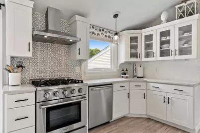 315 Lowell Street, Methuen, MA 01844 - Photo 11