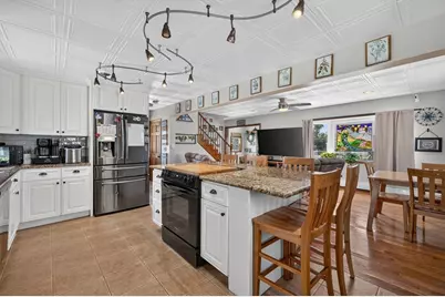 208 Hudson St, Fall River, MA 02720 - Photo 15