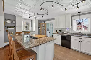208 Hudson St, Fall River, MA 02720 - Photo 11