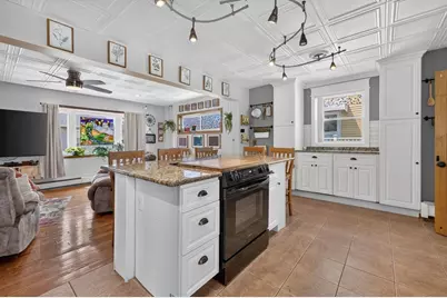 208 Hudson St, Fall River, MA 02720 - Photo 13