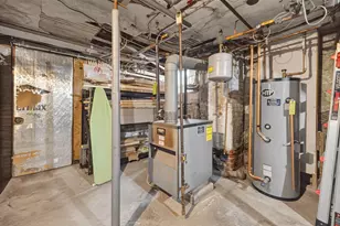 208 Hudson St, Fall River, MA 02720 - Photo 35
