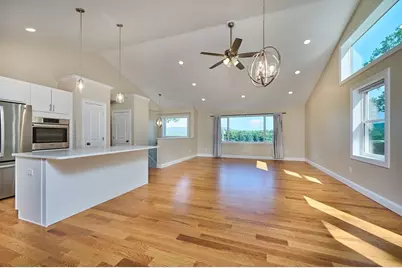 58 Pleasant St, Southampton, MA 01073 - Photo 9