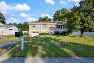 15 Bluejay Ave, Dracut, MA 01826 - Photo 1