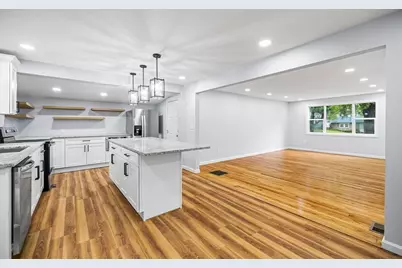 211 Bonnie Brae Dr, West Springfield, MA 01089 - Photo 11