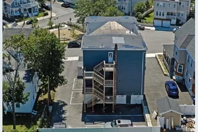 18 Fitzhenry Square, Revere, MA 02151 - Photo 9