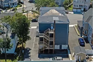 18 Fitzhenry Square, Revere, MA 02151 - Photo 9
