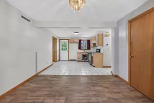 39 Mountain Ave, Saugus, MA 01906 - Photo 11