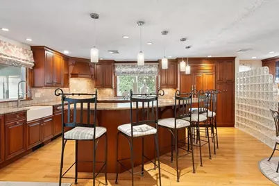 905 West St, Leominster, MA 01453 - Photo 5