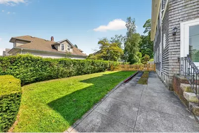370 Maple Street #1, New Bedford, MA 02740 - Photo 5